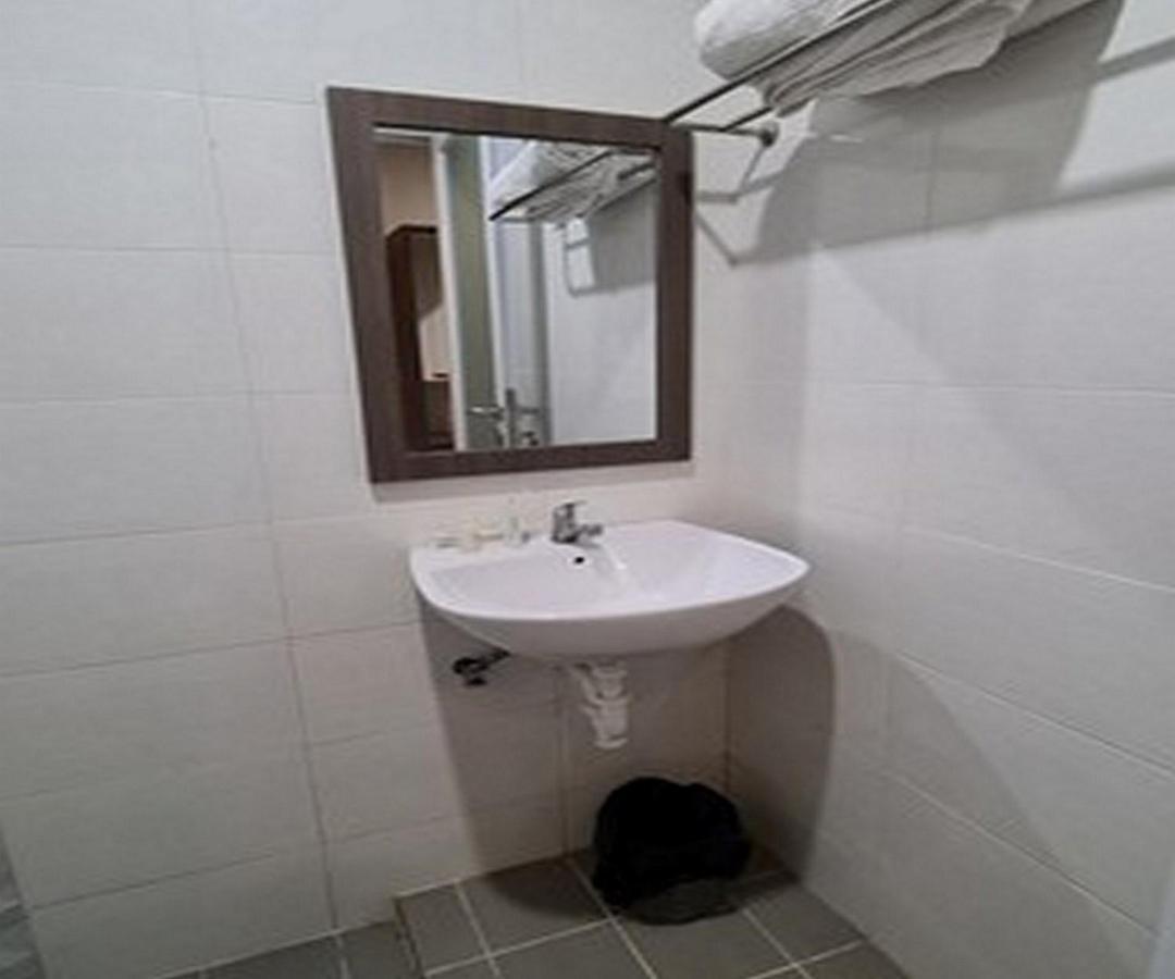 Gaia Asri Hotel Pamanukan Hilir Kültér fotó